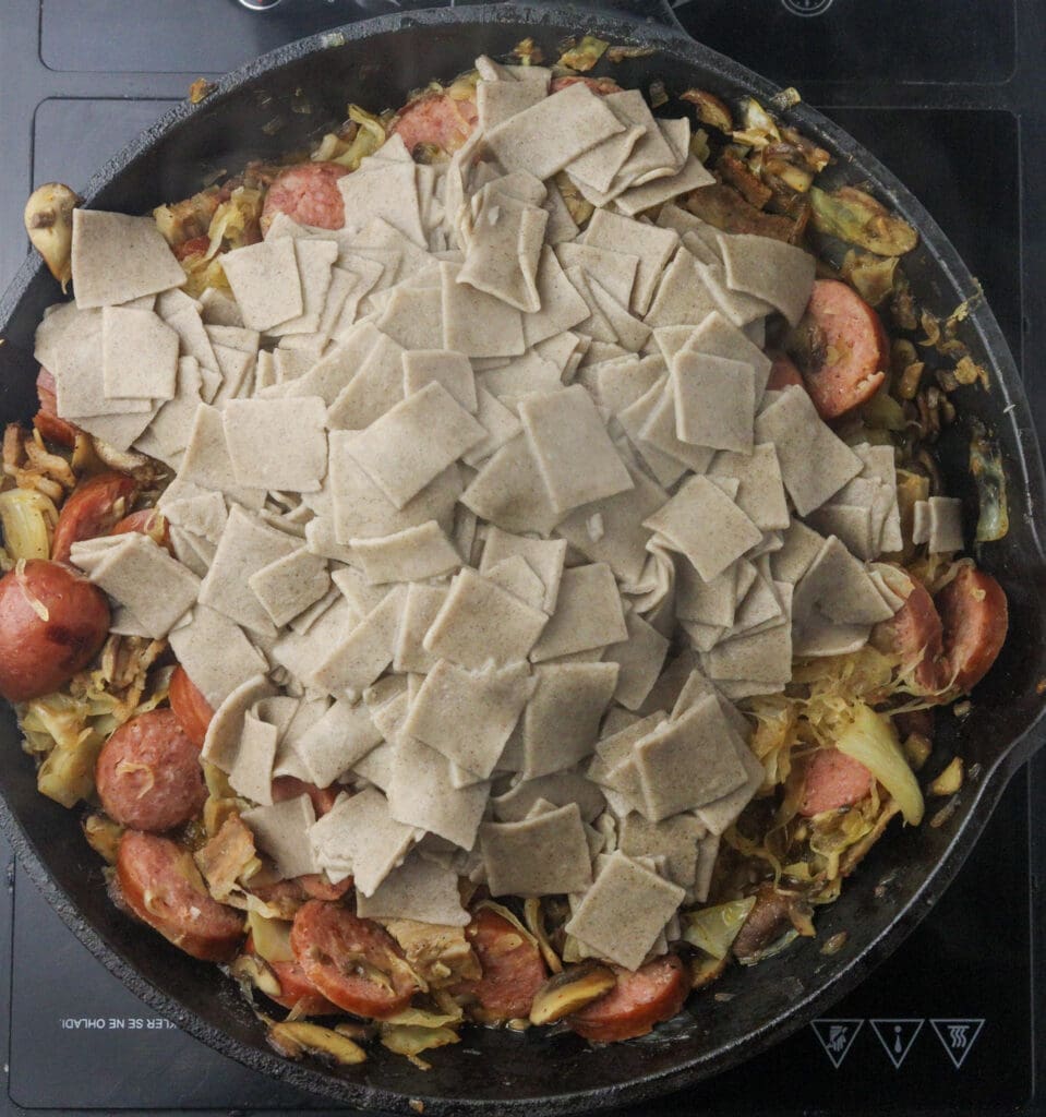 how to add cooked lazanki to the pan